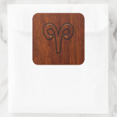 Aries Sign on Mahogany wie Printdekor Quadratischer Aufkleber (Tasche)