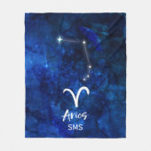 Aries Zodiac Constellation Blue Galaxy Monogram Fleecedecke (Vorderseite)