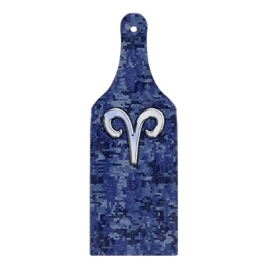 Aries Zodiac-Symbol auf Navy Blue Digital-Camoufla Schneidebrett (Vorderseite)
