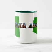 Arizona-Karte und Bildtext Zweifarbige Tasse (Mittel)