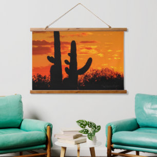 Arizona Saguaro Cacti mit leuchtend orangefarbenem Wandteppich Mit Holzrahmen