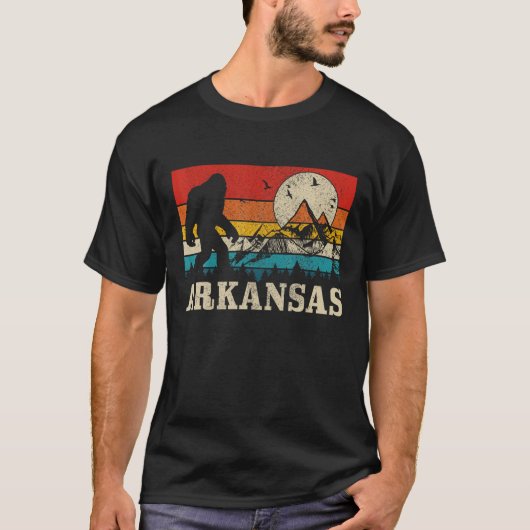 Arkansas Bigfoot Vintage Berge Wandern Camping T-Shirt (Vorderseite)
