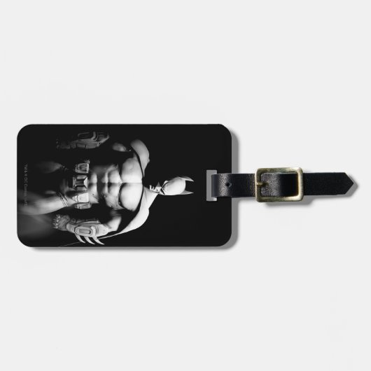 Arkham City | Schwarz-Weiß-Pose Batman Gepäckanhänger (Vorderseite horizontal)