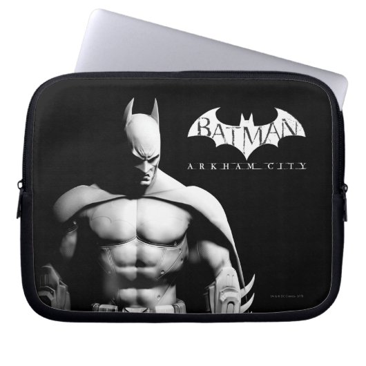 Arkham City | Schwarz-Weiß-Pose Batman Laptopschutzhülle (Vorderseite)