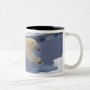 Arktis, Svalbard, Eisbär reckend Zweifarbige Tasse
