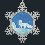 Arktischer Fuchs (Vulpes lagopus) Schneeflocken Zinn-Ornament<br><div class="desc">Arktischer Fuchs (Vulpes lagopus) ist ein kleiner Fuchs,  der in den arktischen Regionen geboren ist - Bilderbuchillustrierung für ein Buch "Das Land des Schneemanns",  geschrieben und illustriert von Julia Doria.</div>