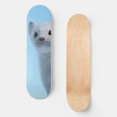 Arktischer Wiesel Charme Skateboard (Vorderseite)