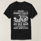 Arm Wrestler Old Man USA Flag Arm Wrestling T-Shirt (Design vorne)