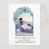 Arme mit blauen Blumen und Blätter Hochzeit im Her Postkarte (Vorderseite)