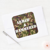 Armed und Hammered Quadratischer Aufkleber (Umschlag)