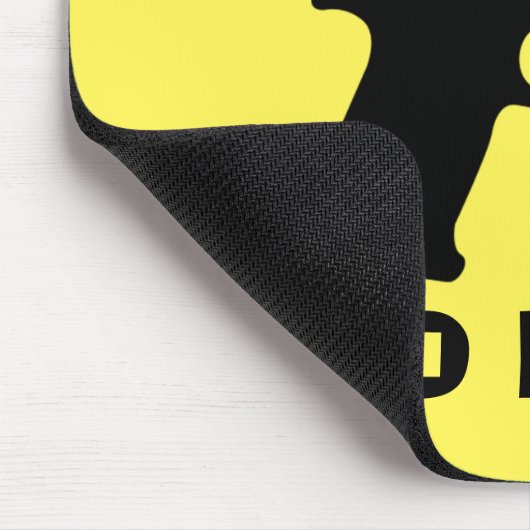 ARMED- UND POLITE-Maus-Pad Mousepad (Ecke)