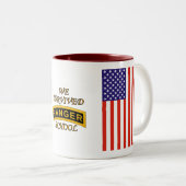 Armee-Förster-Schulvorsprung - wir überlebten - Zweifarbige Tasse (VorderseiteRechts)