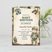 Armee-Tarnung Baby Shower Einladung (Stehend Vorderseite)