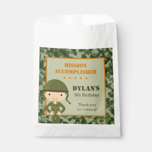 Armeegatsche - Soldat der militärischen Camouflage Geschenktütchen (Vorderseite)