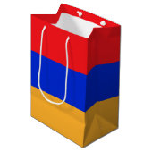 Armenische Flagge Mittlere Geschenktüte (Vorderseite Schrägansicht)