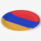 Armenische Flagge Pappteller (Schrägansicht)