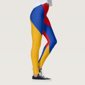 Armenische Leggings unter Flagge (Rechts)