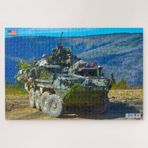 ARMORED PERSONNEL CARRIER - Stryker (20 x 30 Zoll) Puzzle