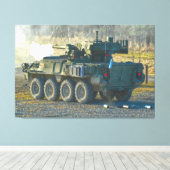 ARMORED PERSONNEL CARRIER - Stryker 32x48 Leinwanddruck (Insitu (Holzboden))