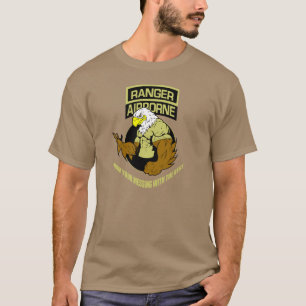Army Ranger Im Flugzeug "Messing with the Best" T-Shirt