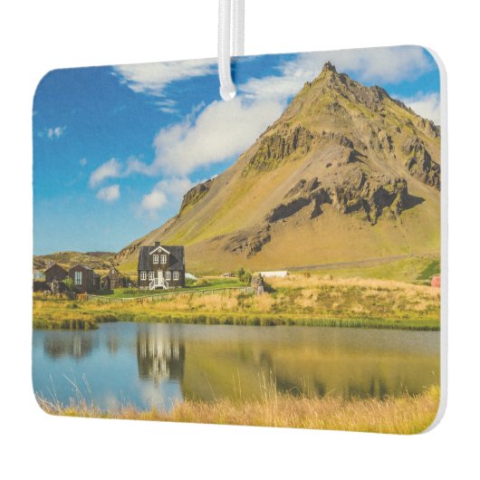 Arnarstapi Amtmansshus und Stapafell, isländisch Autolufterfrischer (Links)