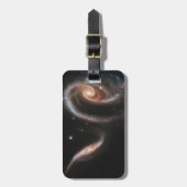 Arp 273 Interaktive Galaxien in Andromeda. Gepäckanhänger (Vorderseite vertikal)