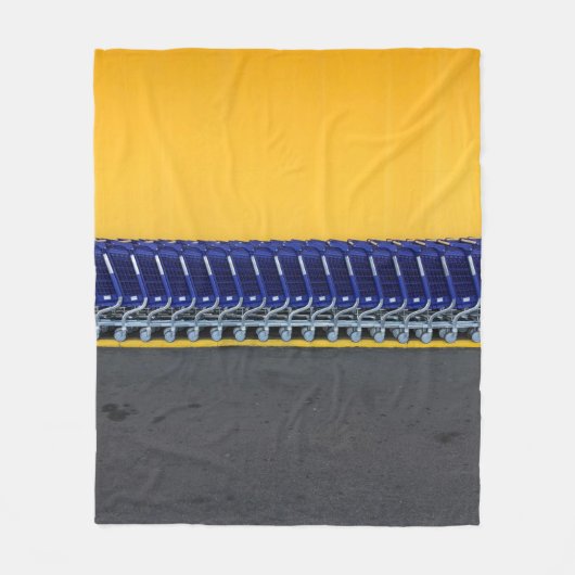 Arranged blue grocery carts fleecedecke (Vorderseite)