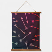 Arrow Artwork, rosa Farbtöne auf schwarz Wandteppich Mit Holzrahmen (Vorderseite)