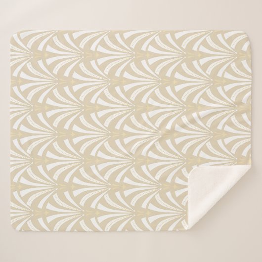 Art Deco 1920 Elegant White & Cream Palmettos Sherpadecke (Vorderseite (Horizontal))