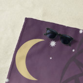 Art Deco 1930er Frauen in Hut mit Chrysler Gebäude Strandtuch (Beispiel)