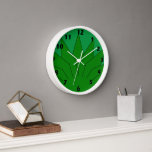 Art Deco Crown Design Green Uhr<br><div class="desc">Wall Uhr Art Deko Design,  dass Sie mit jedem beliebigen Text Ihrer Wahl anpassen können. Wenn Sie Hilfe bei der Anpassung benötigen,  kontaktieren Sie uns über den Link auf dieser Seite. Art Deko Uhr</div>