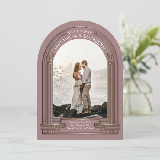 Art Deco Dusty Rose Bronze Arch Save the Date Einladung (Stehend Vorderseite)