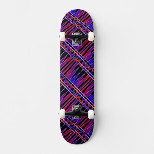 Art Deco "Fractured" von Kenneth Yoncich Skateboard (Vorderseite)