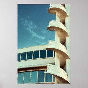 Art-Deco-Gebäude mit Wendeltreppe Poster