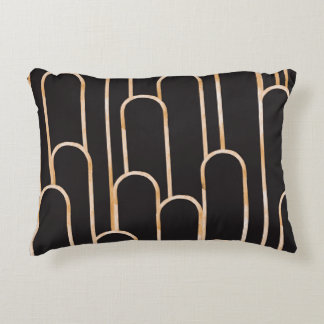 Art Deco Geometrie: Goldene Wasserfarben-Tapete Dekokissen