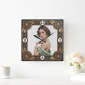 Art Deco Girl Quadratische Wanduhr (Zuhause)