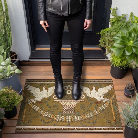 Art Deco Gold Doves von Walter Crane Fußmatte