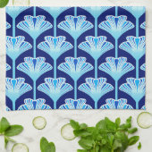 Art Deco Lily, Cobalt Blue, Aqua und White Handtuch (Gefaltet)