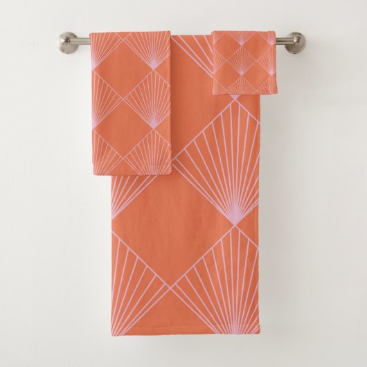 Art-Deco-Linienmuster Orange und Pink Badhandtuch Set (Insitu)