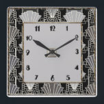 Art Deco Lüftermuster - Grau und Schwarz Quadratische Wanduhr<br><div class="desc">Das Muster,  das ich wieder benutze,  um eine Wanduhr zu machen. Es ist auch das Muster auf einem Polster in meinem Laden. Dies ist ein typisches Deko-Fandesign und macht eine schöne Uhr für Ihre Zuhause. Die Einrichtung wirkt einladend oder an einer schlichten Wand.</div>