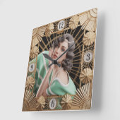 Art Deco Mädchen Quadratische Wanduhr (Winkel)