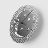 Art Deco Moon and Stars, Hematite Gray & Silver Runde Wanduhr (Winkel)