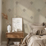 Art Deco Peel & Stick Beige & Cream Geometrie Tapete<br><div class="desc">Entspannen Sie in diesem stilvollen Art Deco Peel & Stick Tapete mit elegantem geometrischem Design. Das Muster zeigt eine raffinierte Palette von Beige-, Taupe-, Creme- und Weich-Grau, die auffallende Fächer- und Diamantformen bildet, die den klassischen Art-Déco-Stil verkörpern. Diese Tapete ist perfekt geeignet, um eine schöne Wand zu schaffen oder die...</div>