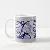 Art Deco Rabbit Hare Blue White Gray Monogram Kaffeetasse (Links)