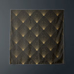 Art Deco: Schwarze Gold Elegance. Wandteppich<br><div class="desc">Art Deco Muster. Nahtloser Schwarz-Gold Hintergrund. Metallische Muscheln oder Waagen verleihen einen Spitzenschmuck. Minimalistische geometrische Konstruktion. Vintage Linien. Motive aus den 1920-30er Jahren. Luxuriöse Vintage Illustration Wiederentdecken Art Deco Opulenz mit schwarzen und goldenen Motiven in nahtloser Dekoration. Art-Déco-Linien entfalten sich, zeitlose Goldmuster. Zwanziger Jahre, Roaring, Deko, Illustration, Hintergrund, Muster, Textur,...</div>