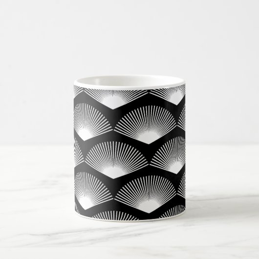 Art Deco Weißes Lüftermuster Schwarzer Hintergrund Kaffeetasse (Mittel)