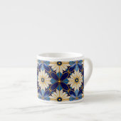 Art Deco White Petals Blue Gold Floral Muster Espressotasse (Vorderseite Rechts)