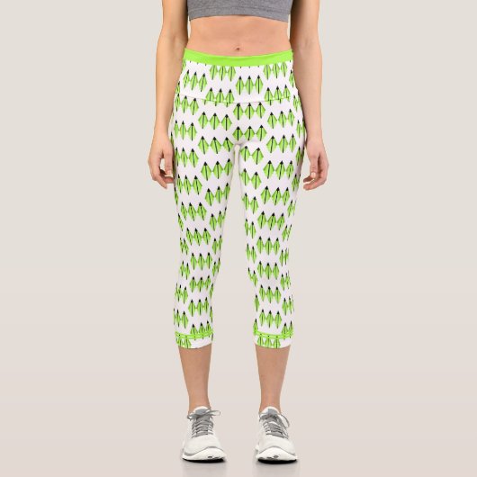 Art Deko Element in hellgrünen Capri Leggings (Vorderseite)