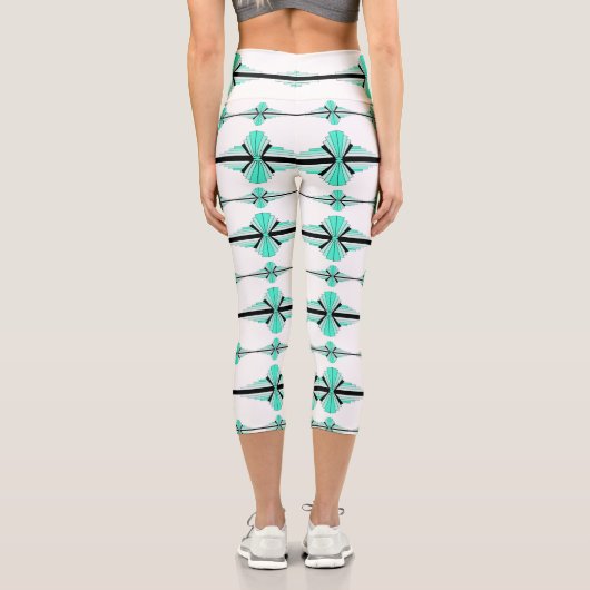 Art Deko Elemente in hellgrünen Capri Leggings (Rückseite)