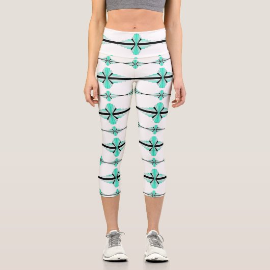 Art Deko Elemente in hellgrünen Capri Leggings (Vorderseite)